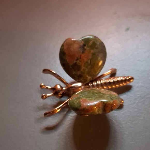 Heart-Shaped Stone Insect Crystal - Picture 1 of 4